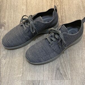 BARETRAPS • Men's Gray Knit Sneakers SZ. 10.5 men